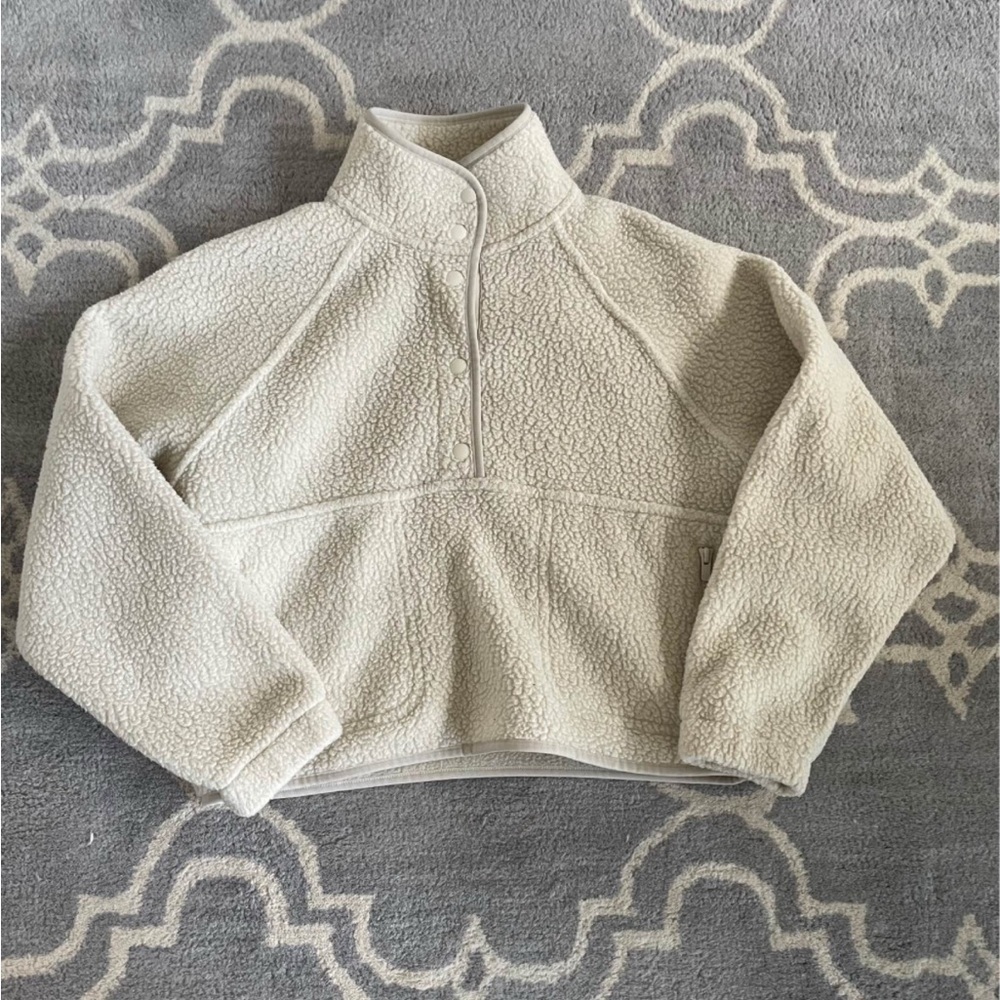 Aritzia Sunday Best Polartec Fleece Quarter Button Up Size XS Cream Colour